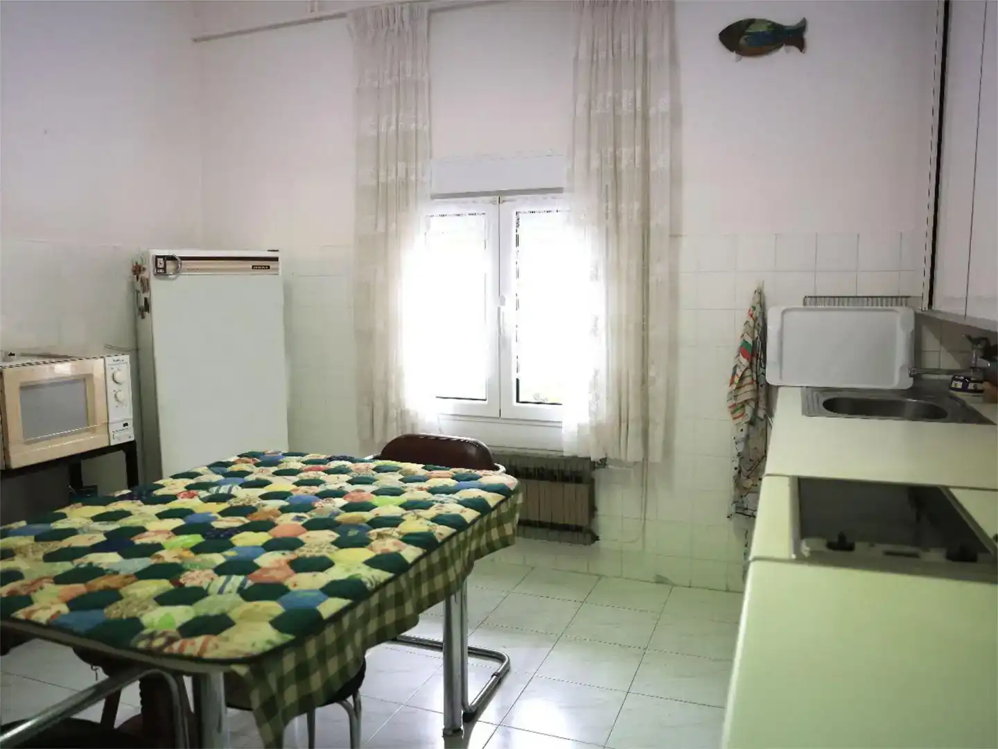 Cuina de Casa adosada en venda en Miranda de Ebro amb Jardí privat, Parquet i Traster