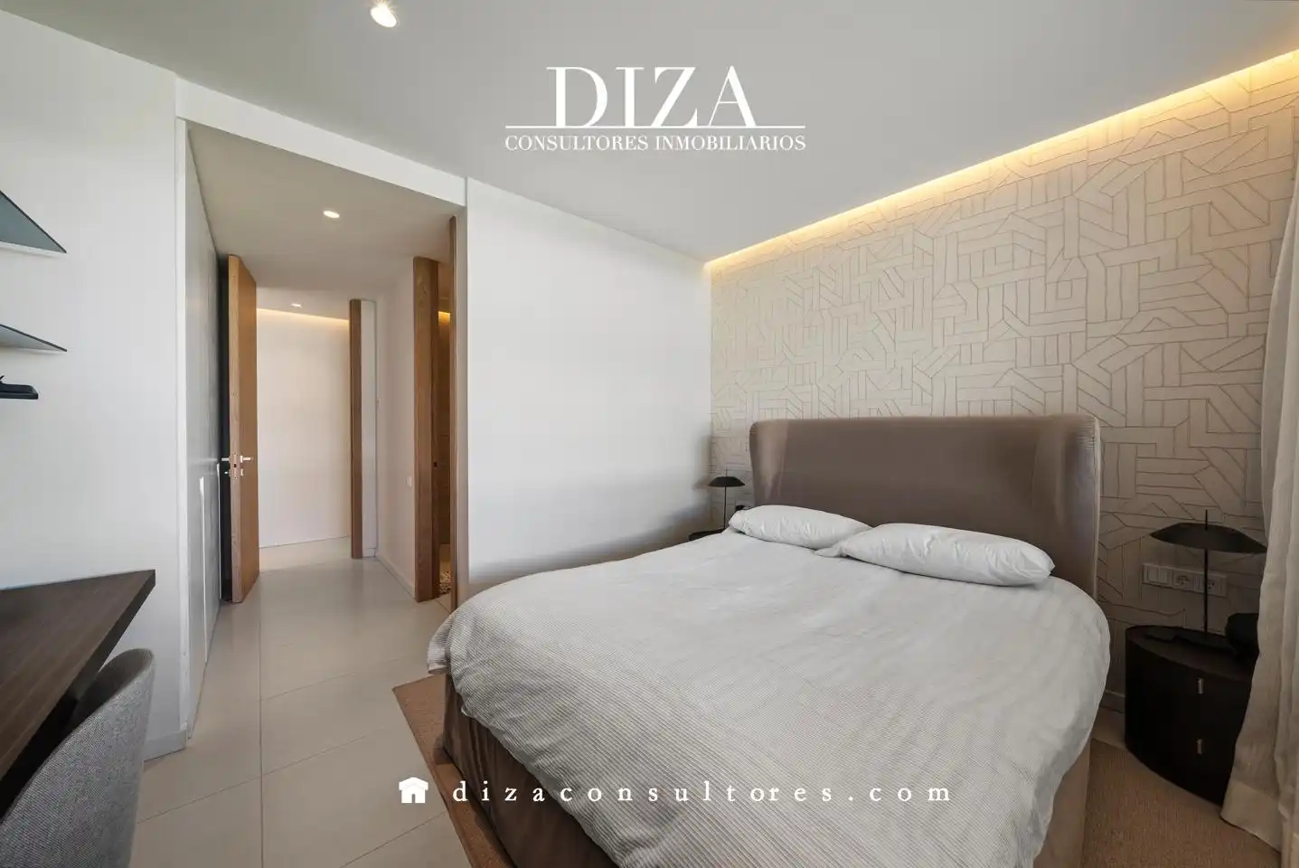 Bedroom of Duplexes for sale in Pozuelo de Alarcón  with Air Conditioner, Heating and Private garden