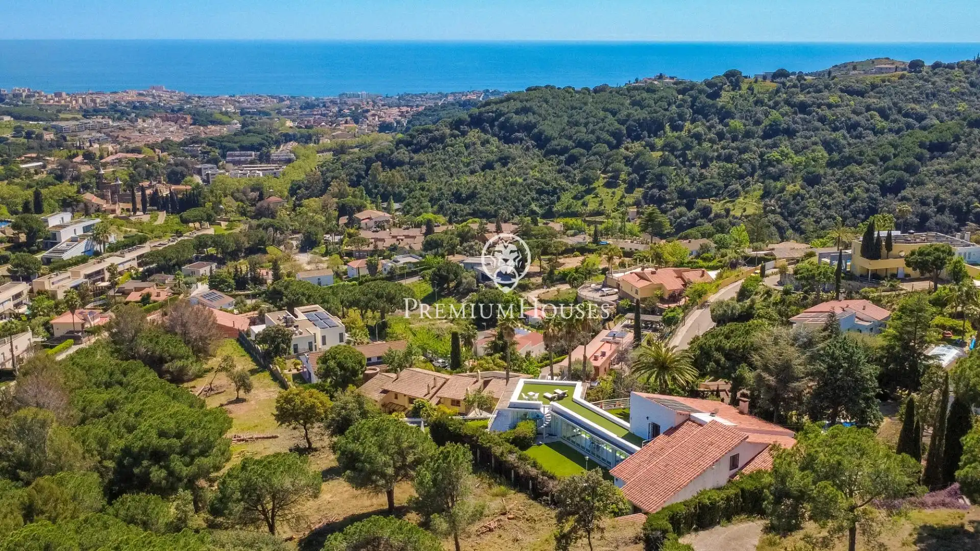 Vista exterior de Casa o xalet en venda en Alella amb Calefacció, Jardí privat i Terrassa