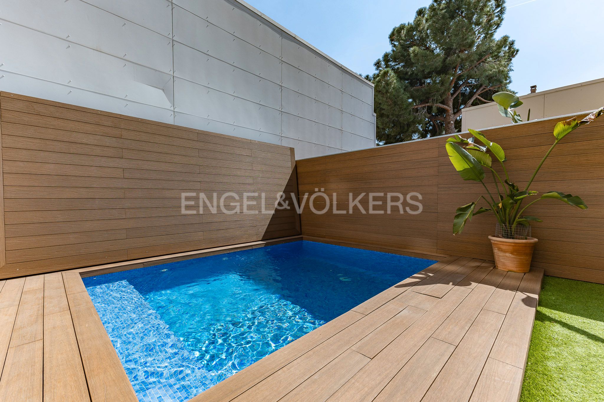 Swimming pool of House or chalet for sale in Sabadell  with Air Conditioner, Heating and Private garden