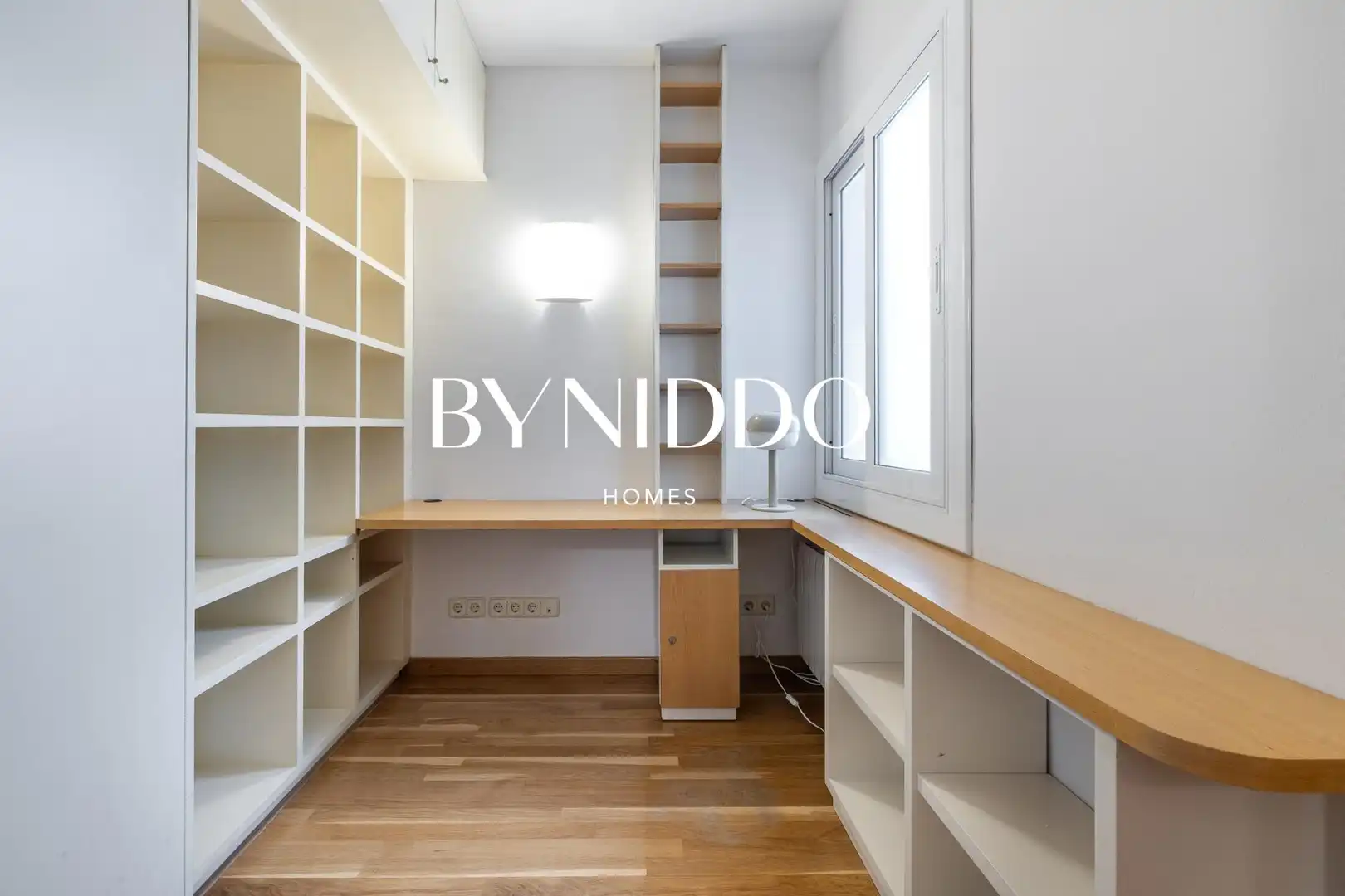 Bedroom of Flat for sale in Sant Cugat del Vallès  with Air Conditioner, Heating and Parquet flooring
