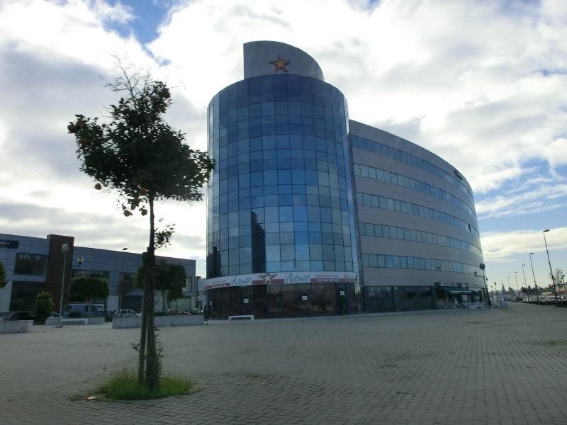 Exterior view of Office for sale in  Sevilla Capital