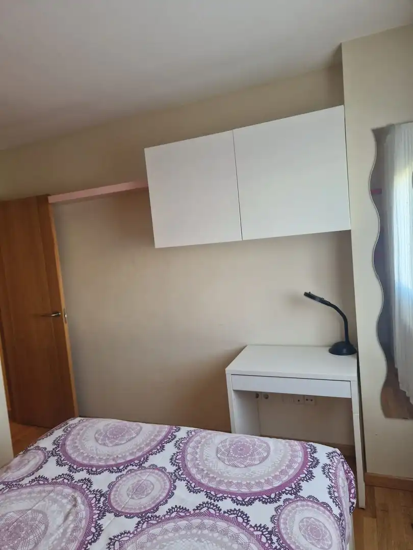Habitación de Piso en venta en Torrecaballeros con Calefacción y Amueblado
