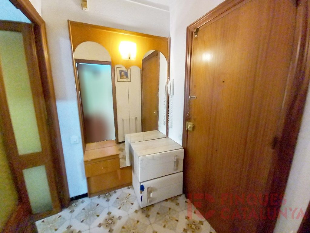 Flat for sale in Salt