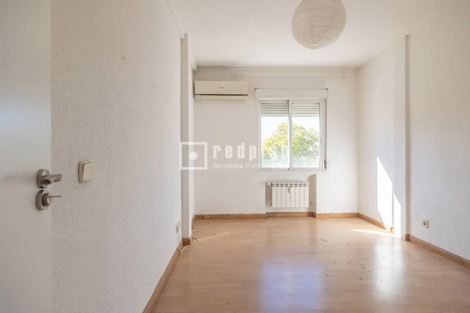 Schlafzimmer von Wohnung zum Verkauf in Madrid mit Klimaanlage, Heizung und Privatgarten