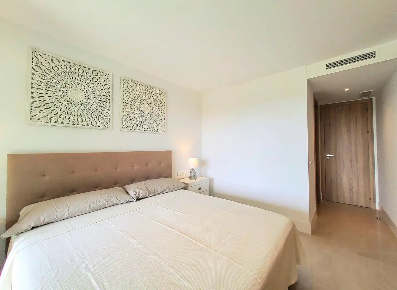 Habitación de Apartamento en venta en Sotogrande con Aire acondicionado, Terraza y Amueblado