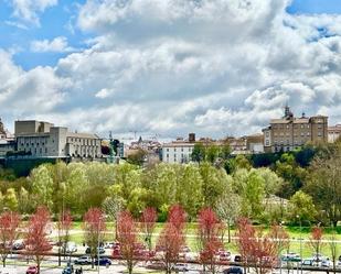 Vista exterior de Apartament de lloguer en  Pamplona / Iruña amb Balcó