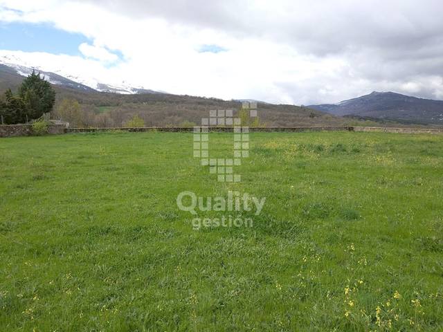 Terreno en Venta en Calle del Puente en Navacarros