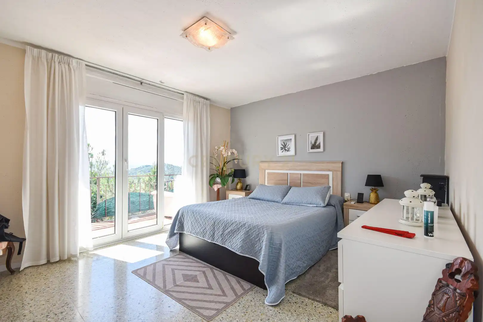 Dormitori de Casa o xalet en venda en Esplugues de Llobregat amb Jardí privat, Traster i Piscina