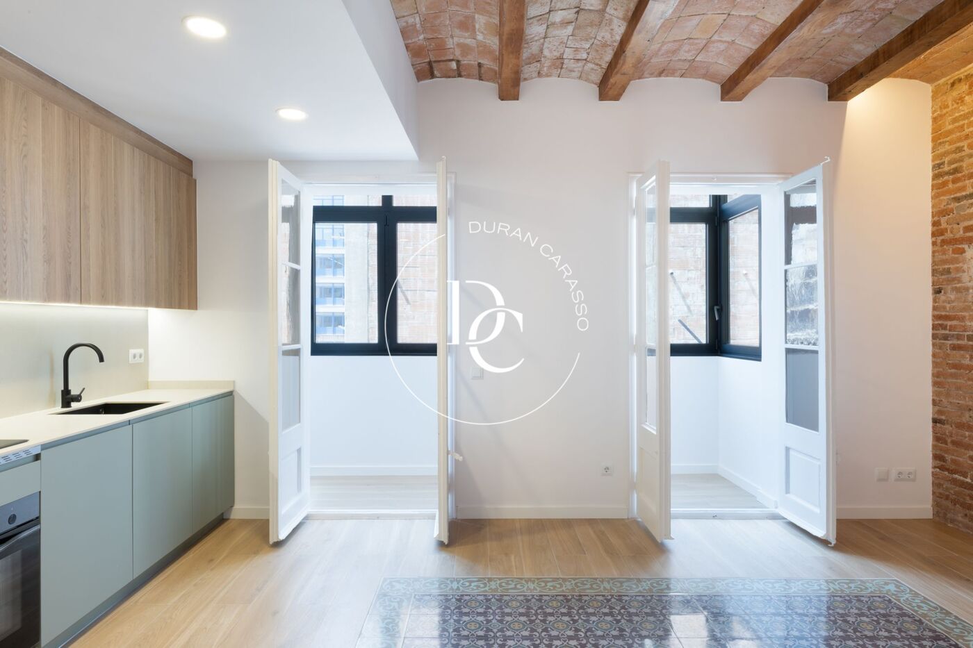 Flat for sale in  Barcelona Capital  with Air Conditioner and Heating
