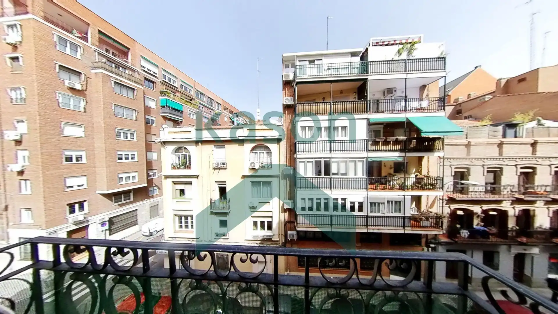 Außenansicht von Wohnung zum Verkauf in Madrid mit Klimaanlage und Heizung