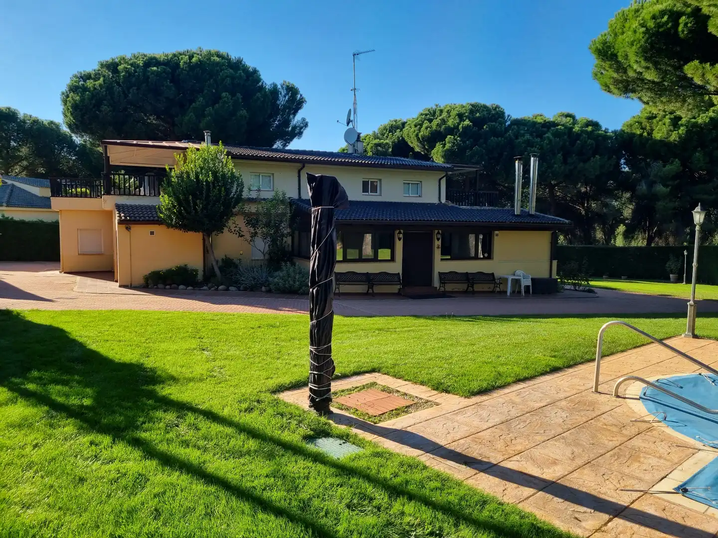 Houses for sale in Laguna de Duero  with Terrace, Storage room and Swimming Pool