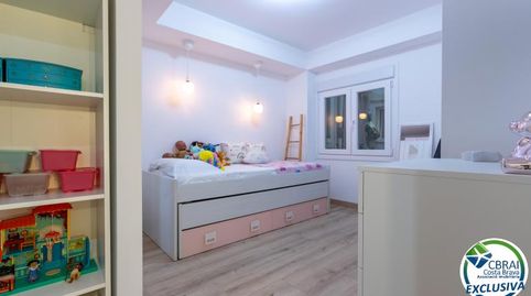 Apartamento reformado con 3 habitaciones a 100 m de la playa de Roses.