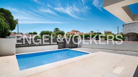 Foto 4 de Casa adosada en venda a Carrer Requesens, Requesens, Girona