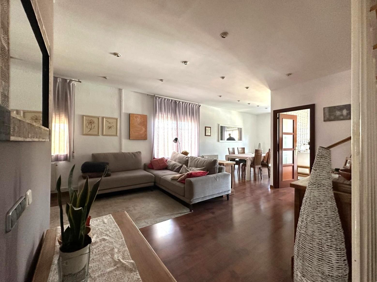 Sala d'estar de Casa o xalet en venda en Montgat amb Aire condicionat, Calefacció i Terrassa