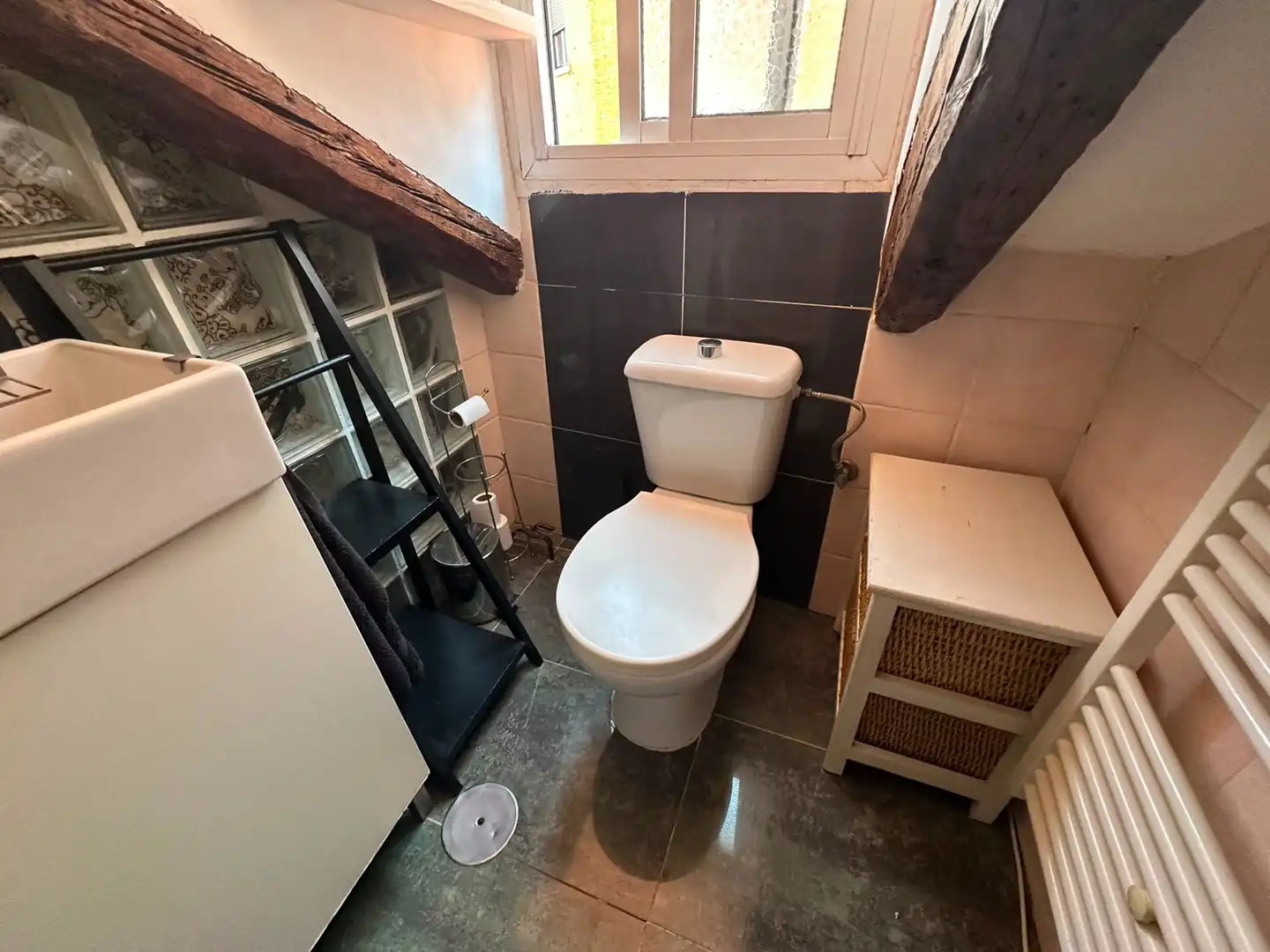 Badezimmer von Wohnung zum Verkauf in Madrid mit Klimaanlage, Möbliert und Ofen