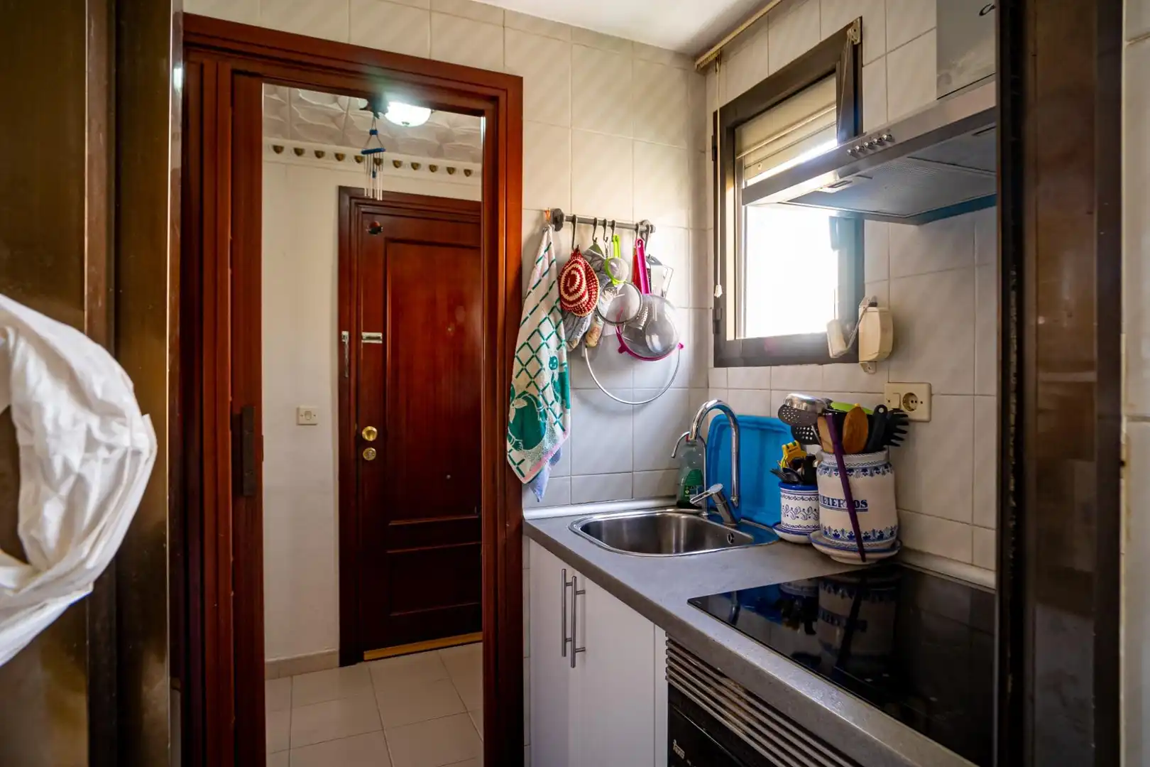 Cuina de Apartament en venda en Benidorm amb Jardí privat i Piscina comunitària