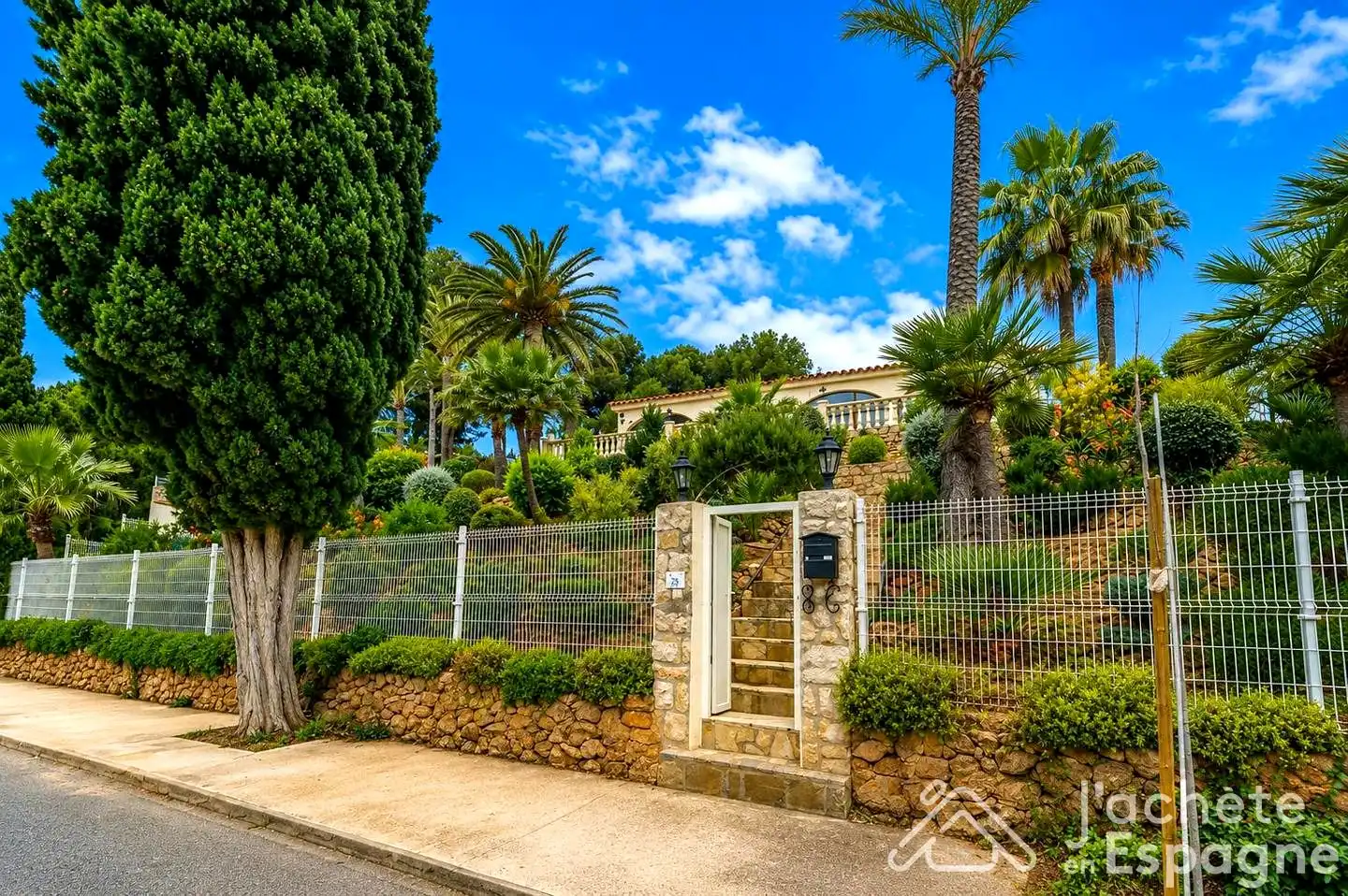 House with pool for sale in Avinguda de les Fonts, imagen 3