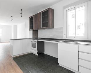 Kitchen of Flat for sale in  Madrid Capital  with Air Conditioner and Heating