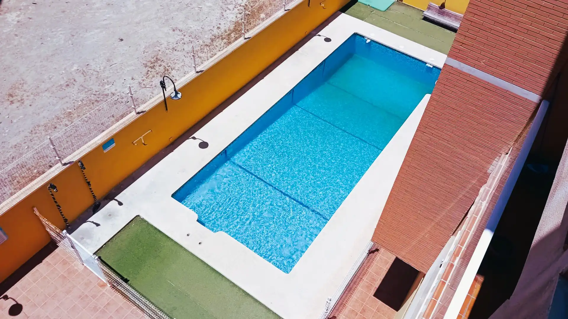 Schwimmbecken von Wohnung zum Verkauf in Roquetas de Mar mit Klimaanlage, Terrasse und Möbliert