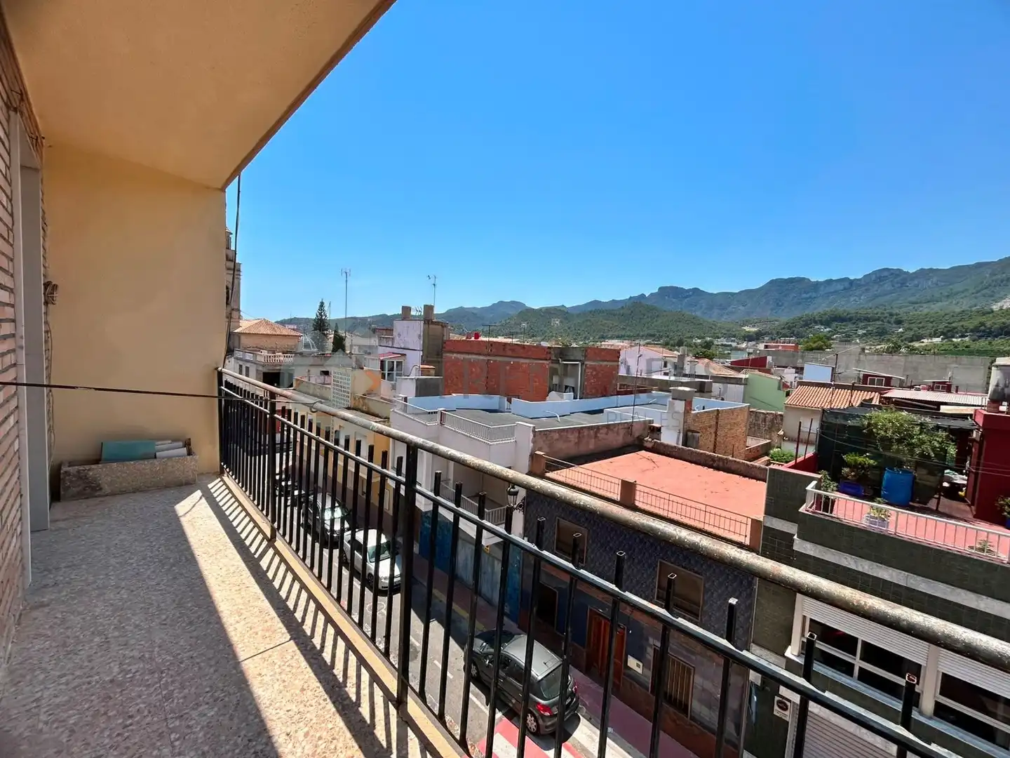 Vista exterior de Pis en venda en Llaurí