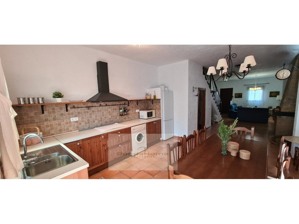 Kitchen of House or chalet for sale in Serrato