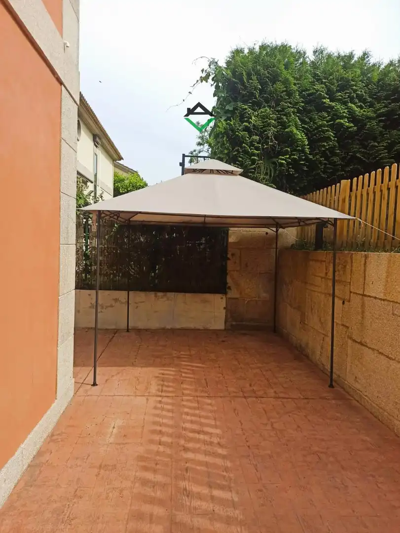 Terraza de Casa o chalet en venta en Cangas  con Terraza, Piscina y Amueblado