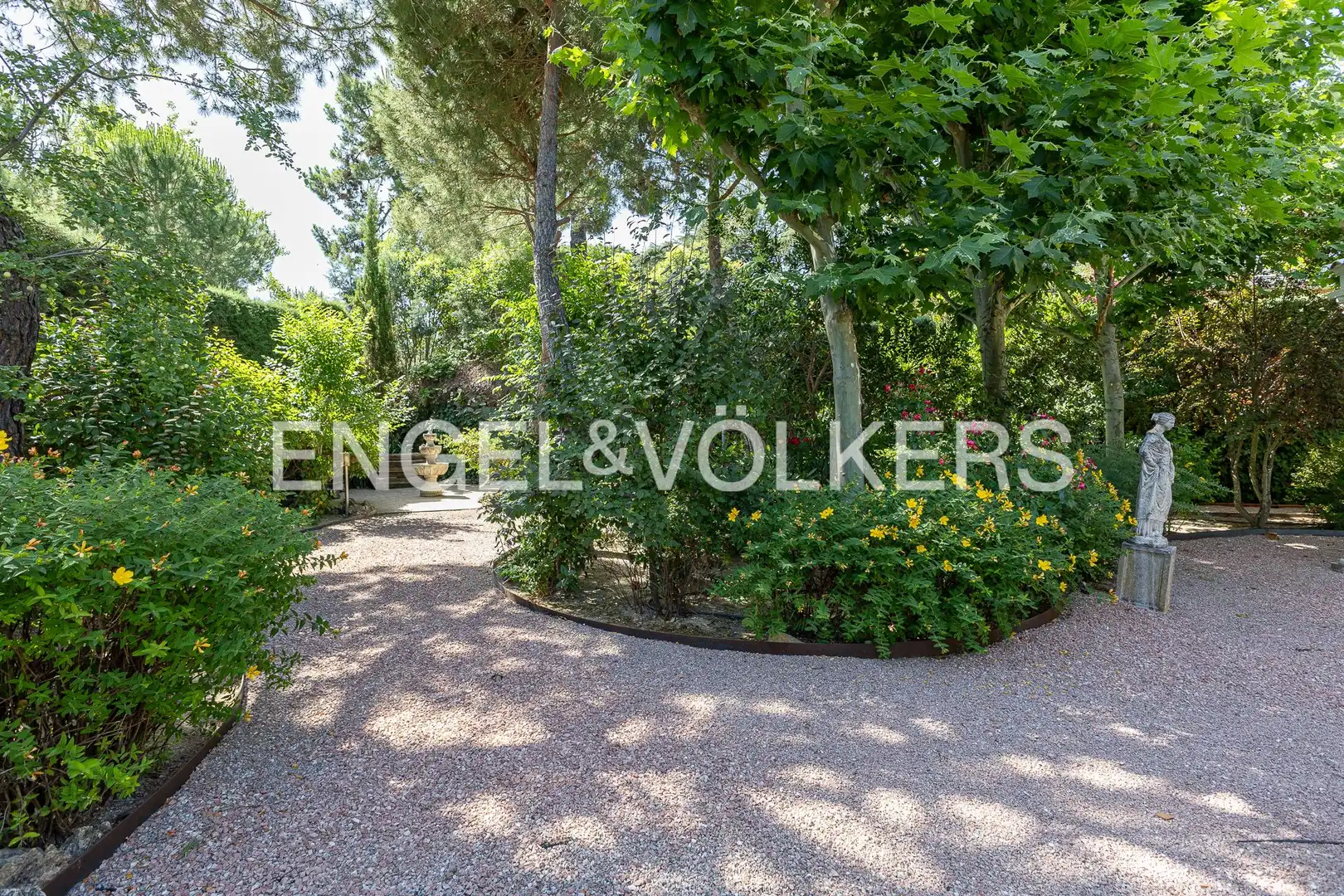 Houses for sale in Majadahonda  with Air Conditioner, Heating and Private garden