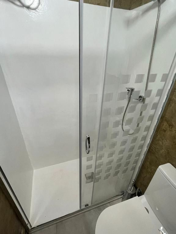 Bany de Estudi de lloguer en Málaga Capital amb Aire condicionat, Calefacció i Moblat