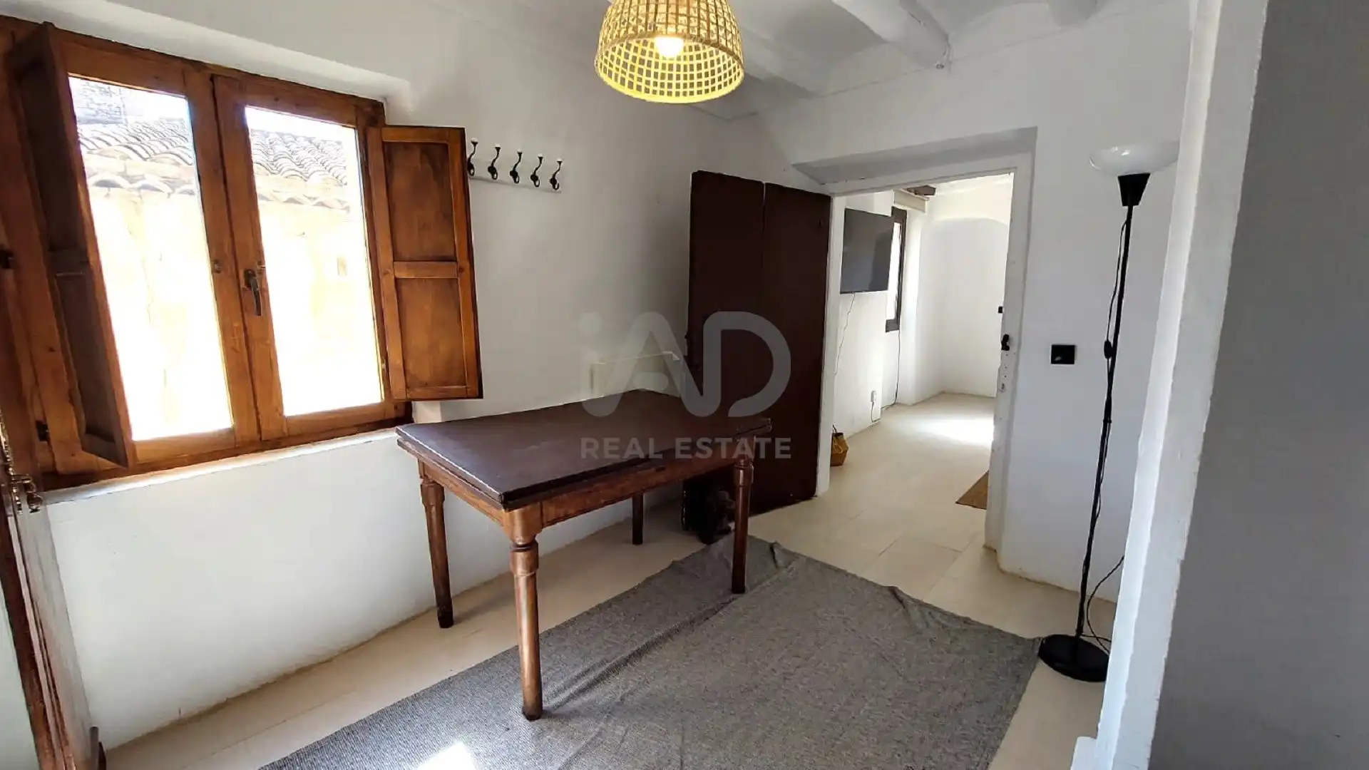 Country homes for sale in Montblanc