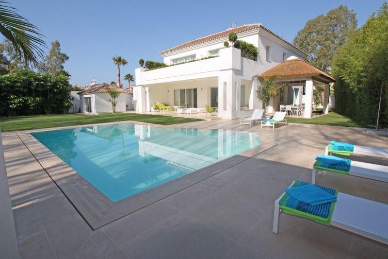 Piscina de Casa o xalet de lloguer en Estepona amb Aire condicionat, Jardí privat i Terrassa