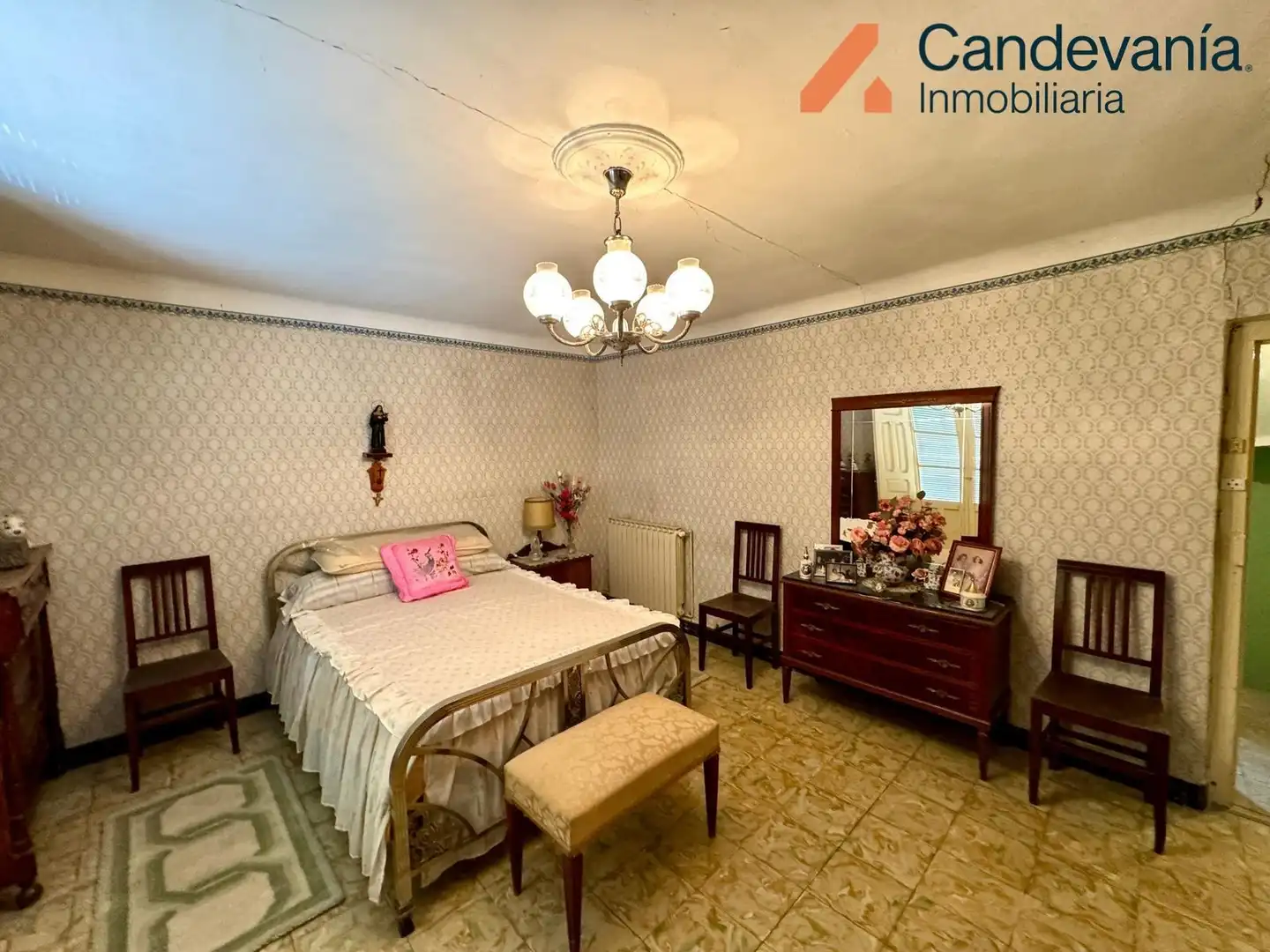 Schlafzimmer von Country house zum Verkauf in San Mateo de Gállego mit Heizung und Privatgarten