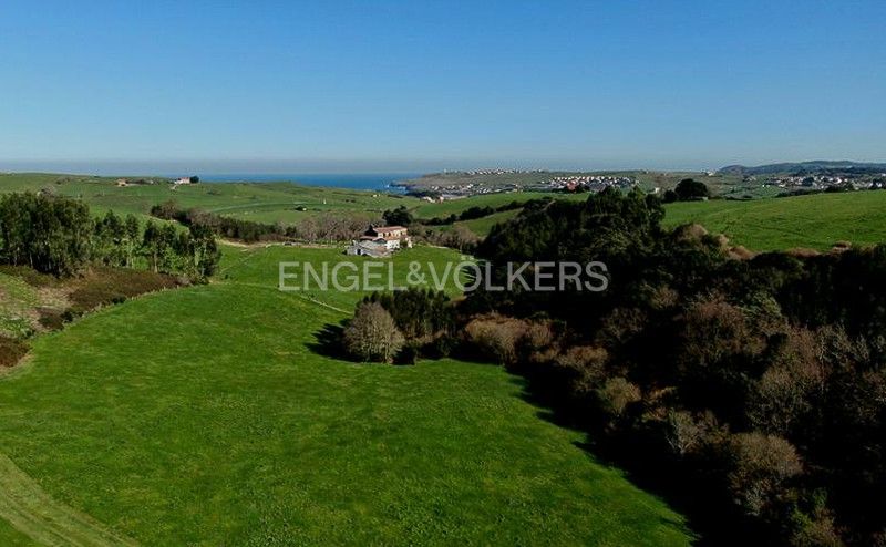 House or chalet for sale in Bareyo  with Air Conditioner, Heating and Private garden
