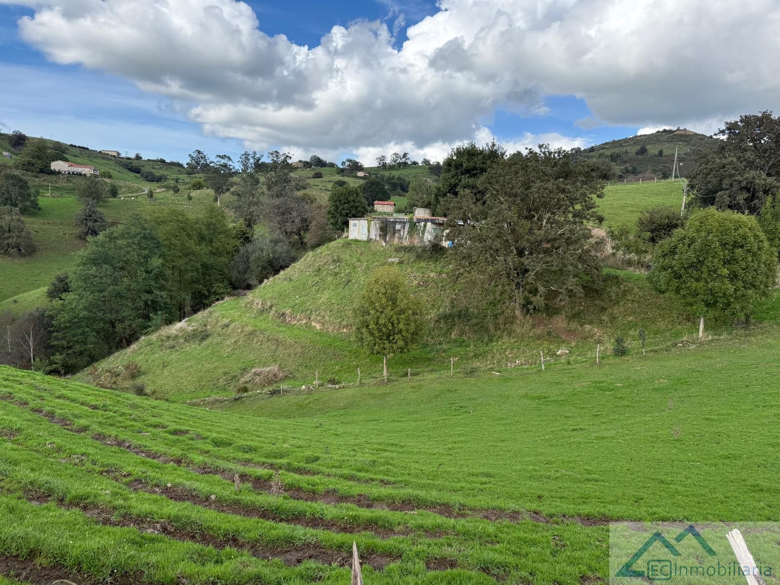 Vista exterior de Nau industrial en venda en Riotuerto