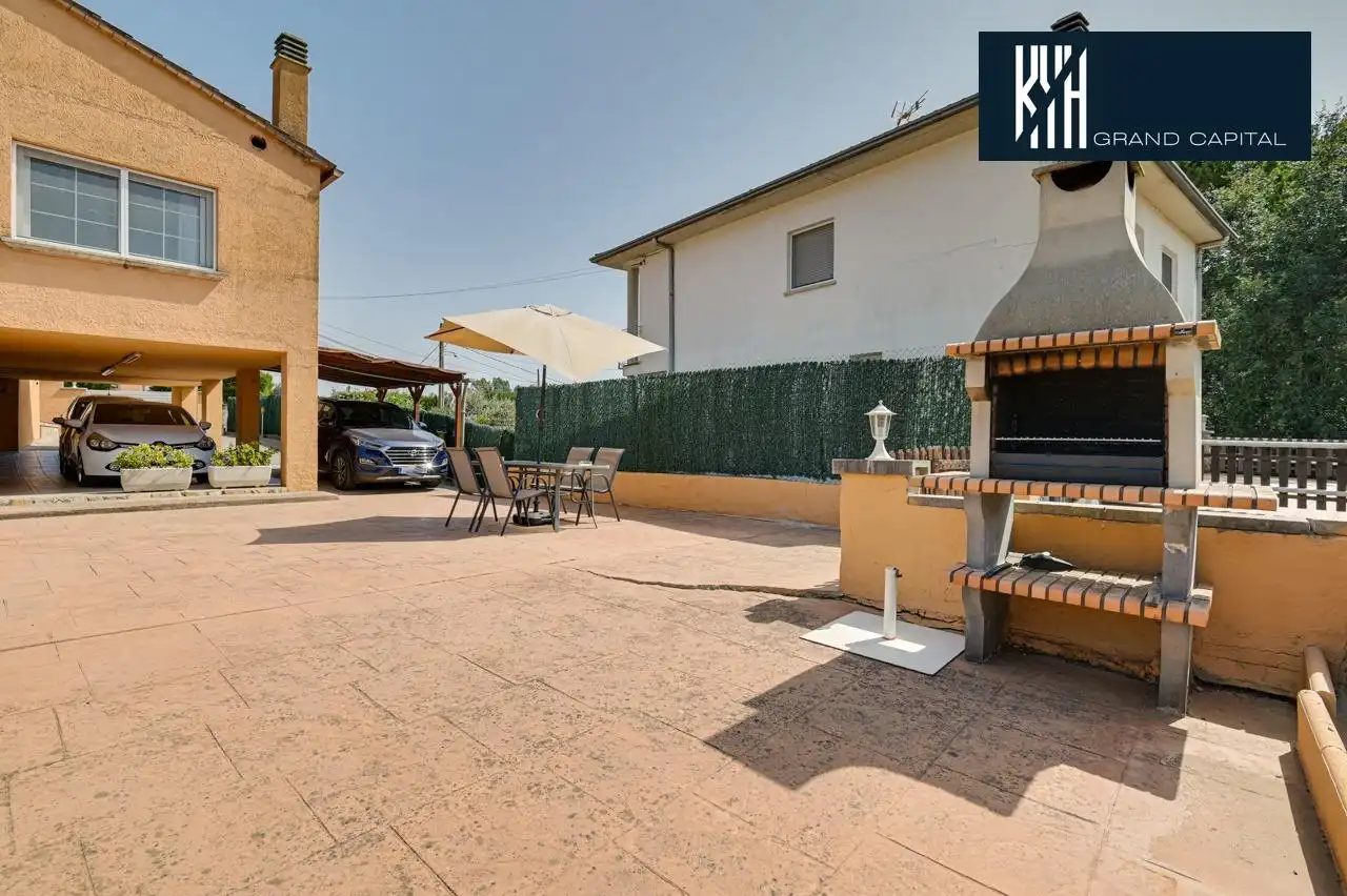 Casa con terraza en venta en Urbanització Llac del Cigne, imagen 5