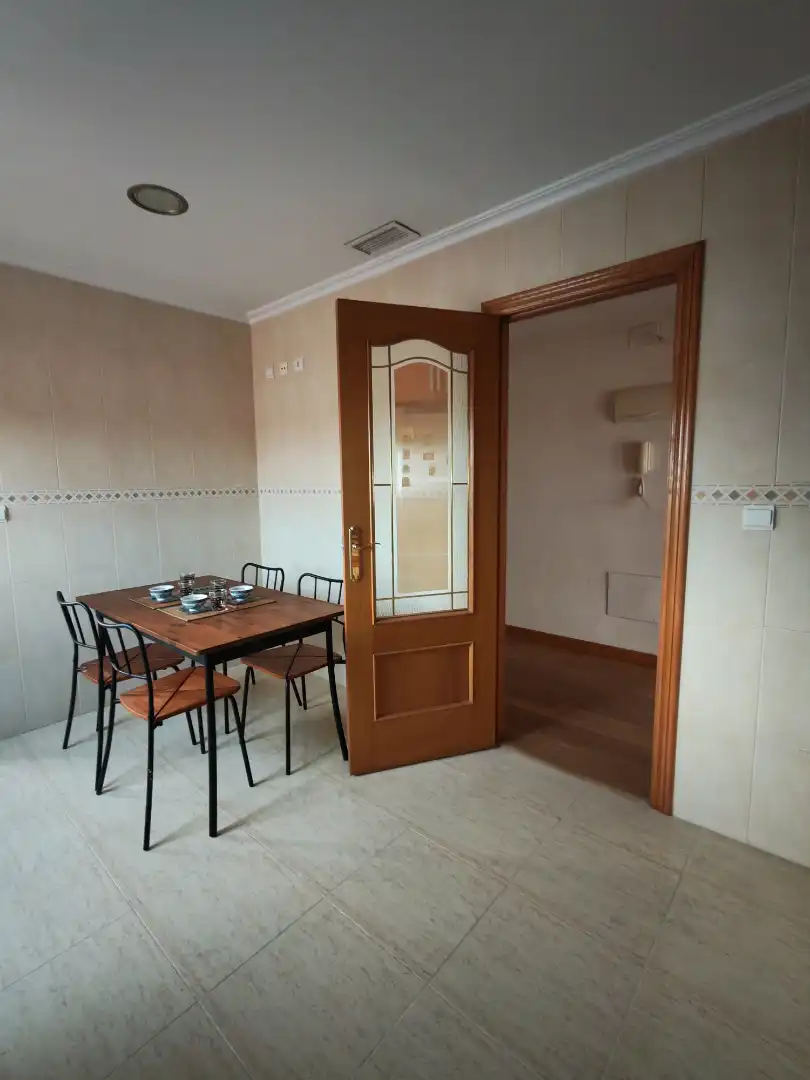 Dachboden zum Verkauf in Elche / Elx mit Klimaanlage, Parkett und Terrasse