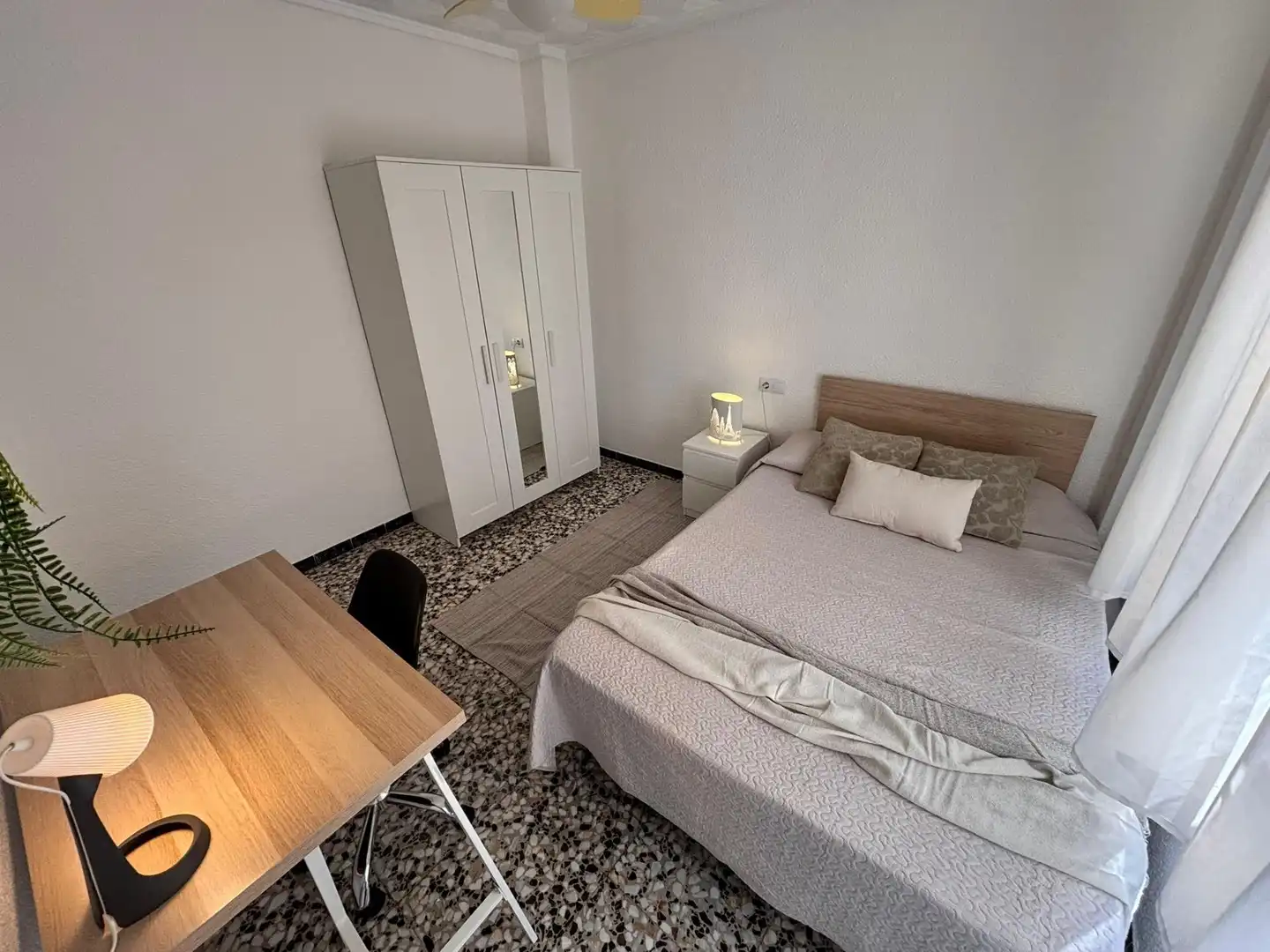 Bedroom of Flat for share in Elche / Elx  with Heating, Terrace and Furnished