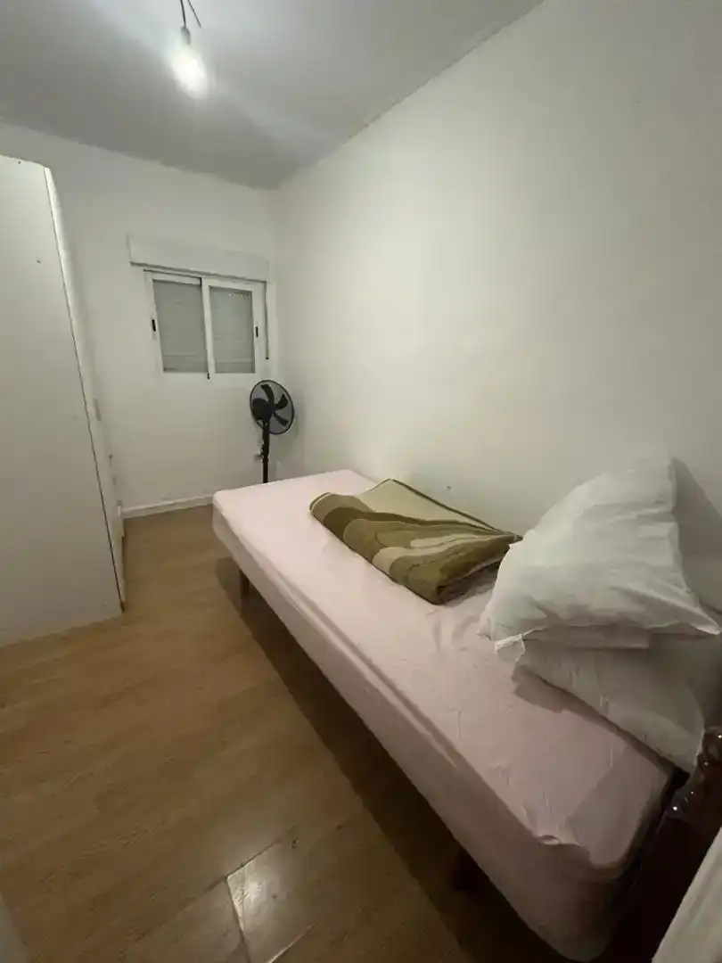 Bedroom of Flat for rent in  Madrid Capital