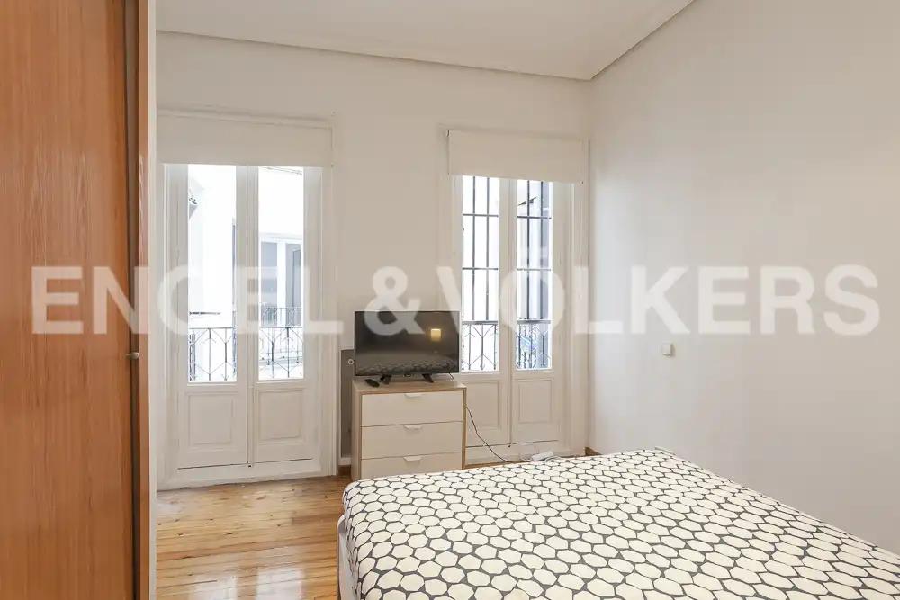 Bedroom of Flat for rent in Madrid  with Air Conditioner, Heating and Parquet flooring