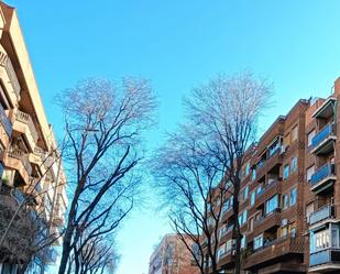 Vista exterior de Pis en venda en  Madrid Capital amb Calefacció i Parquet