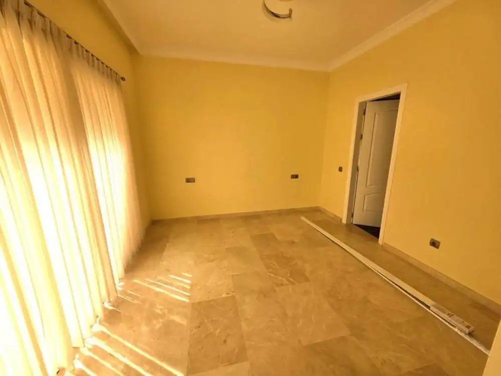 Dormitori de Casa o xalet en venda en Marbella amb Aire condicionat, Jardí privat i Terrassa