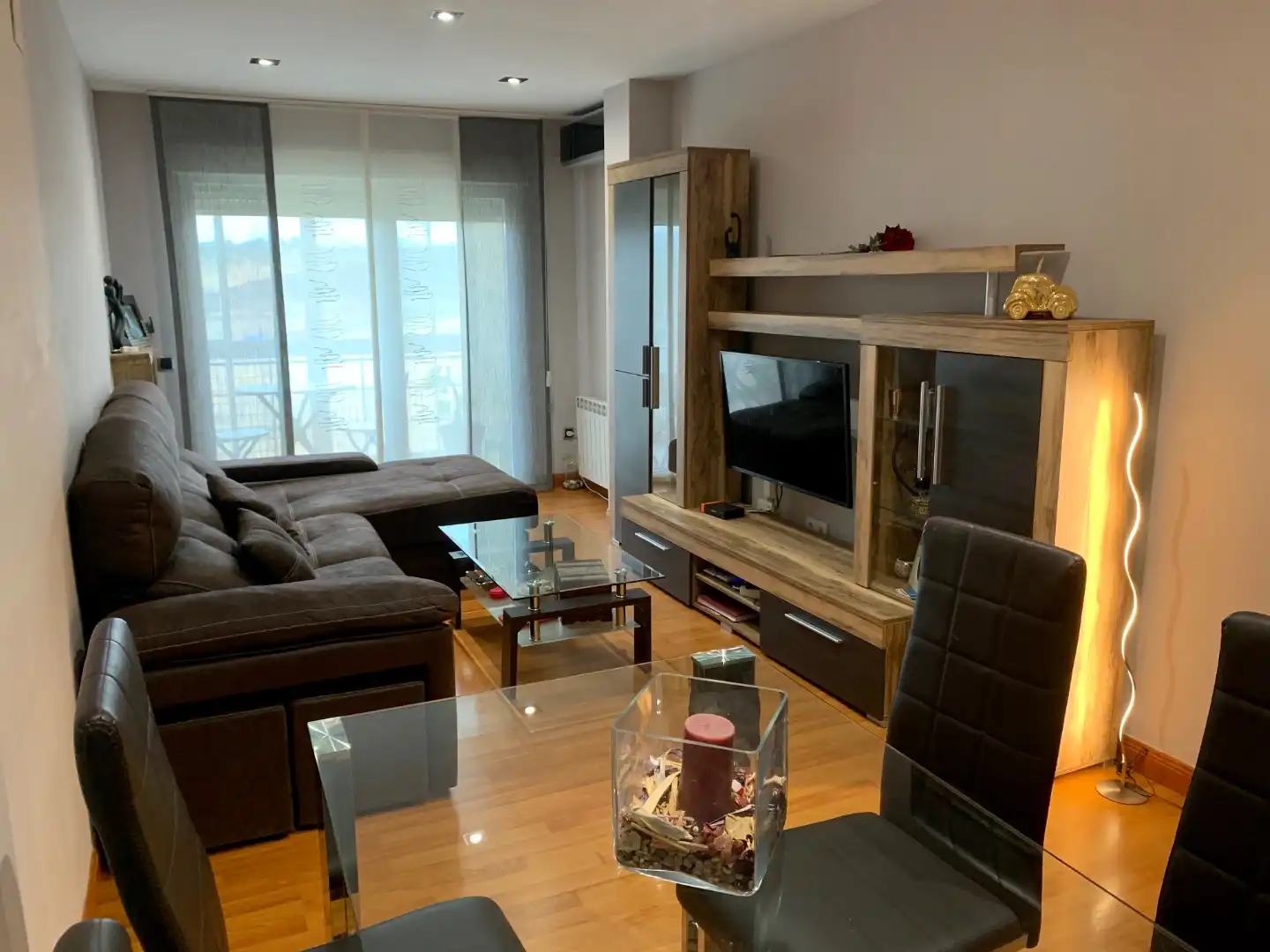Living room of Flat for sale in Plasencia  with Air Conditioner, Terrace and Balcony