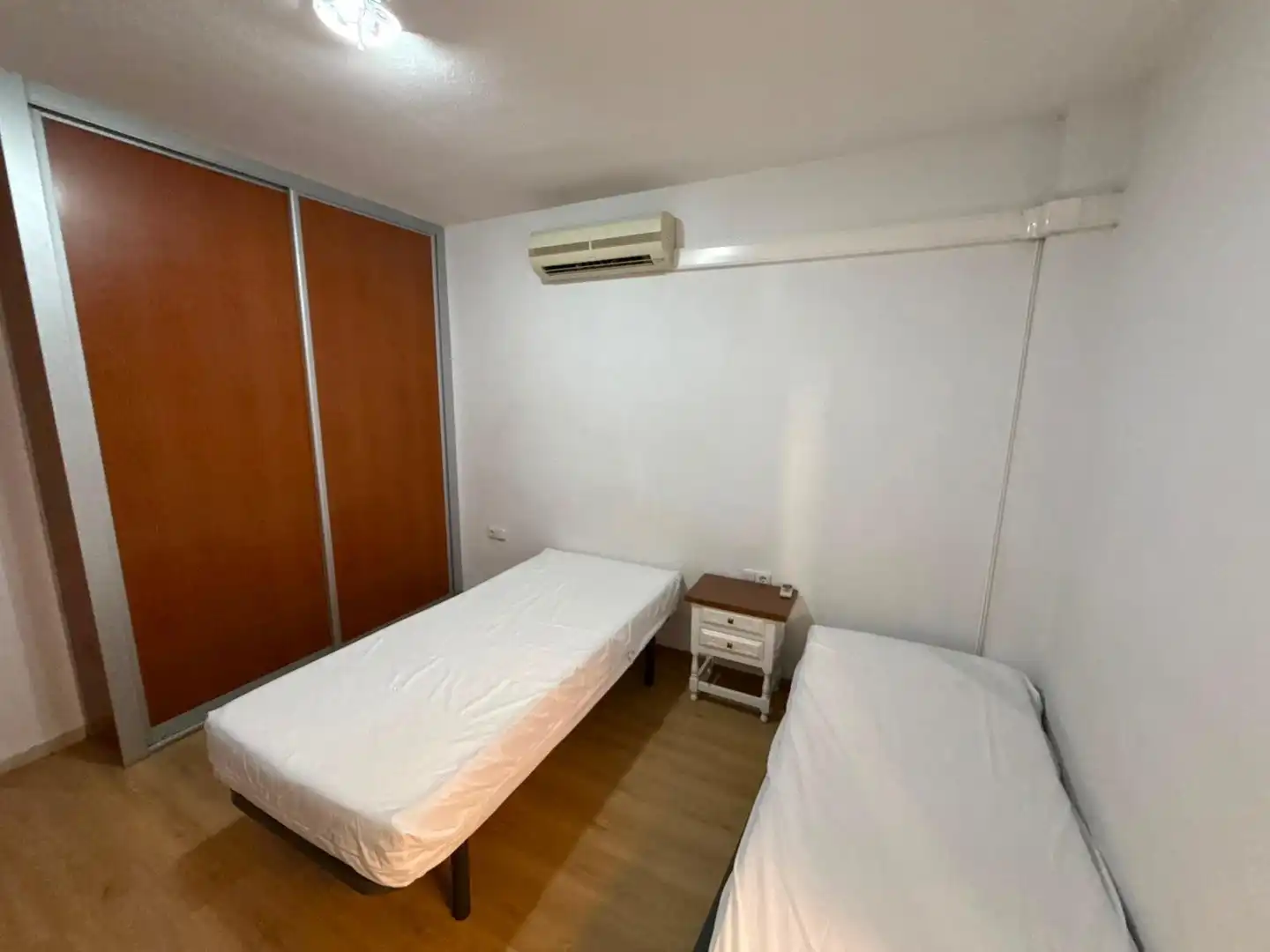 Dormitori de Pis en venda en Almería amb Aire condicionat i Terrassa