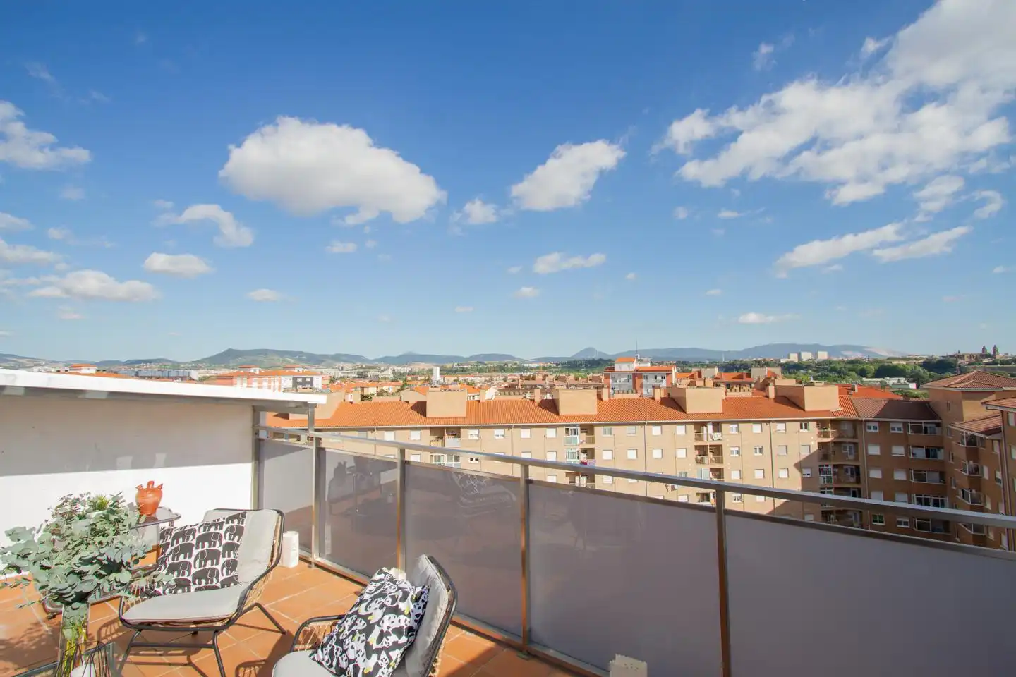 Terraza de Ático en venta en Ansoáin / Antsoain con Calefacción, Terraza y Amueblado