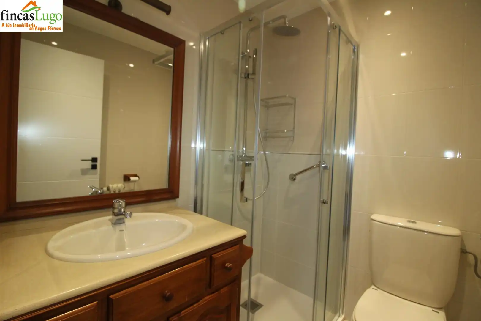 Bathroom of Flat for rent in Lugo  with Furnished