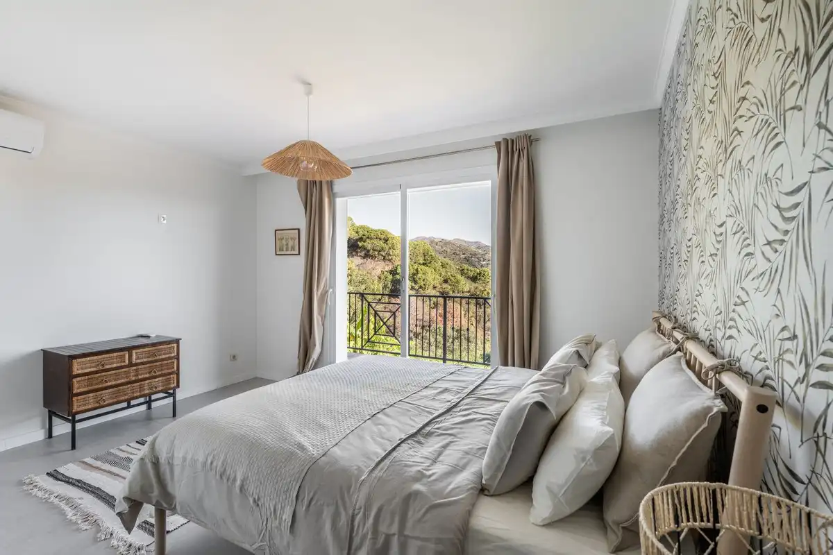 Bedroom of Houses for sale in Estepona  with Air Conditioner, Private garden and Terrace