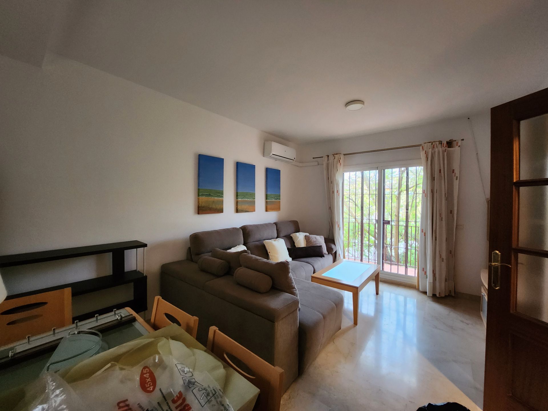 Sala de estar de Dúplex en venta en Alcalá de Guadaira con Aire acondicionado, Terraza y Trastero