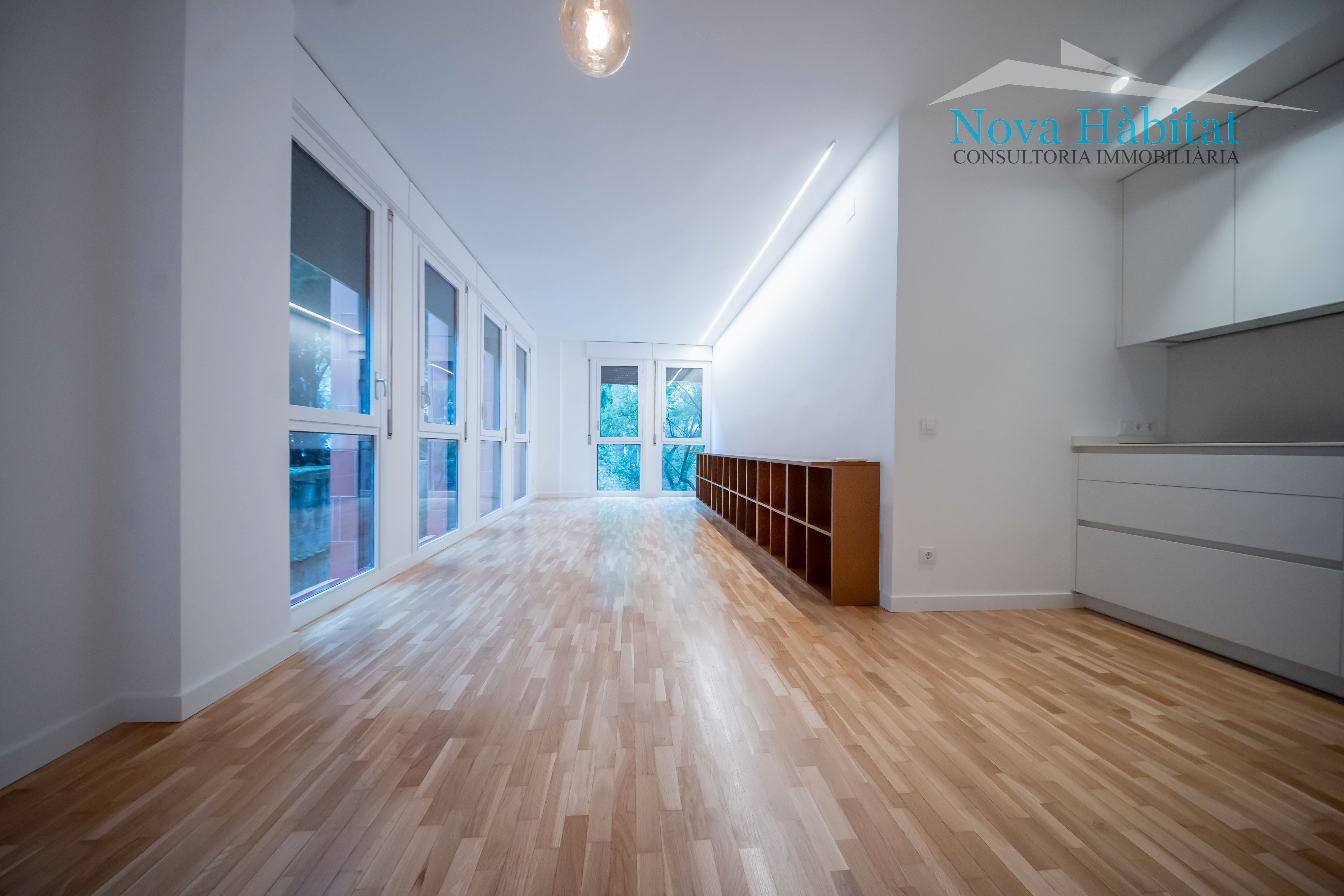Apartment to rent in  Barcelona Capital  with Air Conditioner, Heating and Parquet flooring