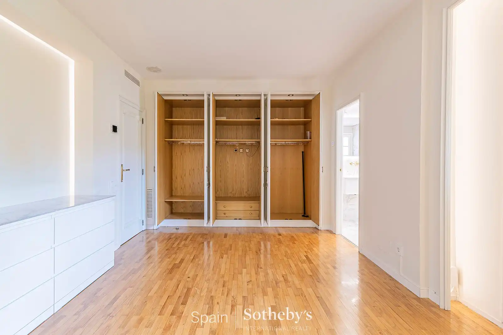 Habitación de Apartamento en venta en Barcelona con Aire acondicionado, Calefacción y Terraza