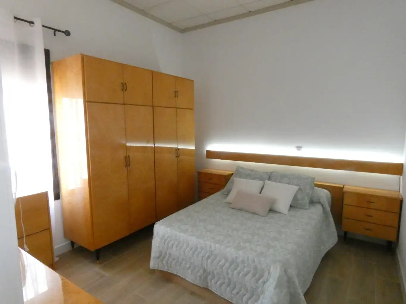 Habitación de Apartamento de alquiler en Azuaga con Aire acondicionado y Amueblado